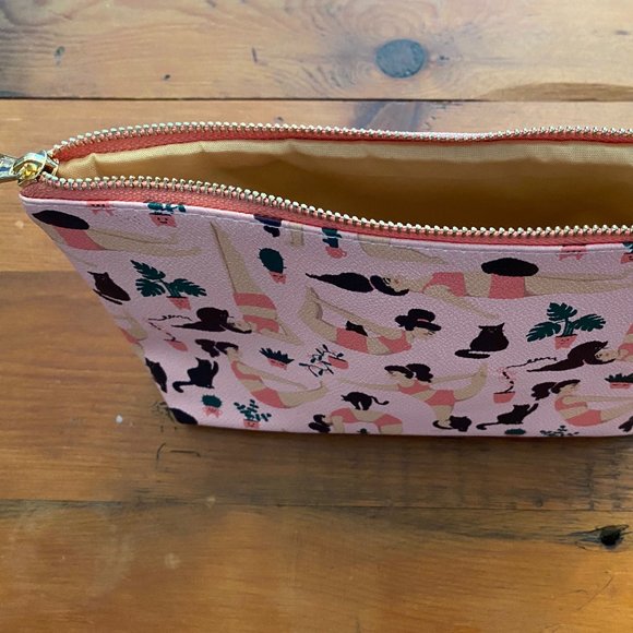 IMOSHION COSMETIC MAKEUP BAG NWT PINK WITH YOGA POSES, CACTUS & CATS - NWOT - Picture 2 of 5